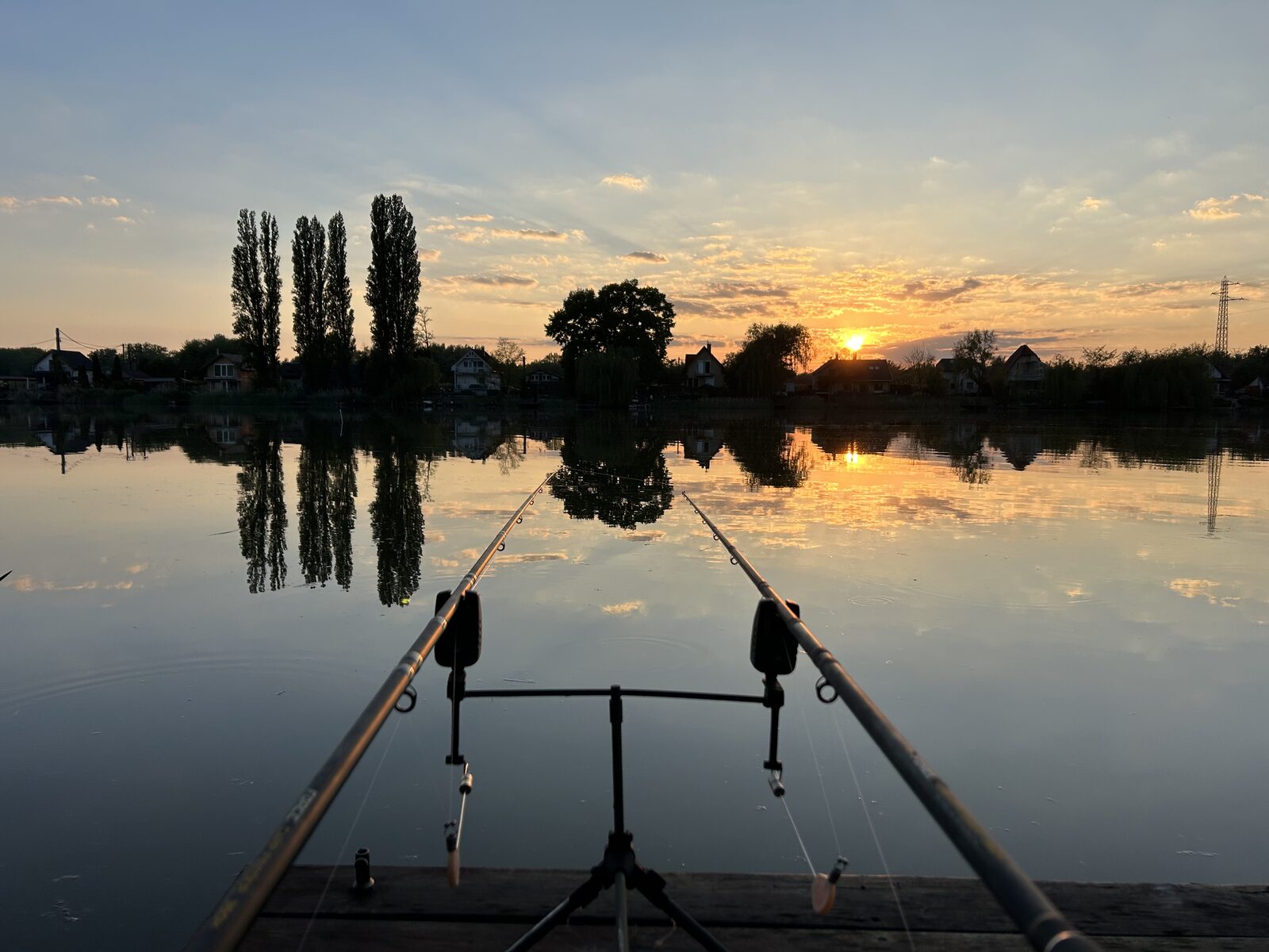 Naplemente a víztükör felett az Angyali-szigetnél